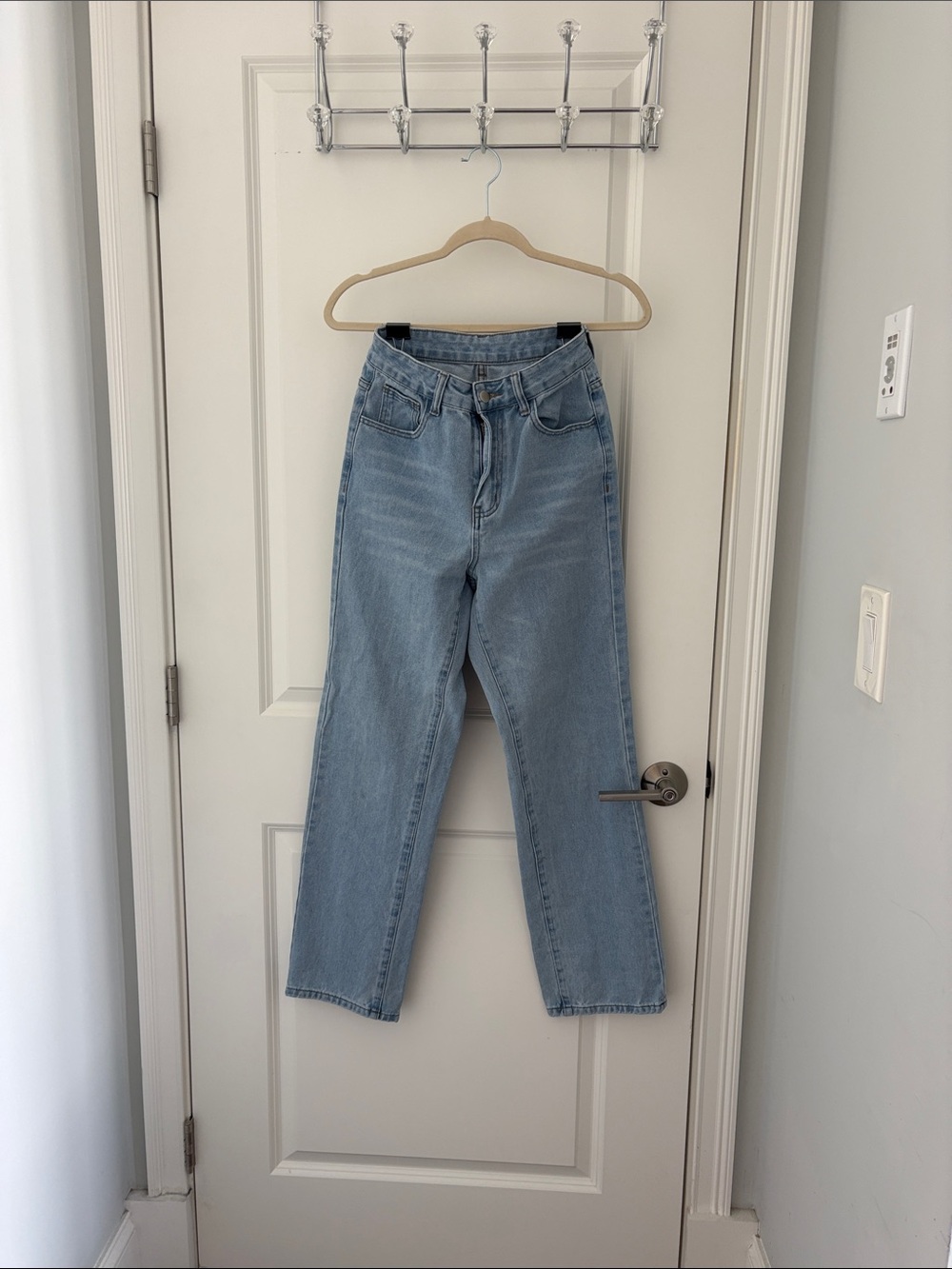 Light Wash High-Rise Straight Jeans - Light Blue